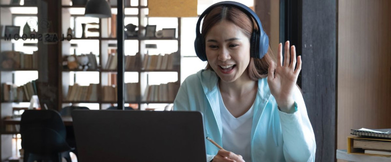 5 Avantages Clés d’Apprendre l’Anglais en Ligne