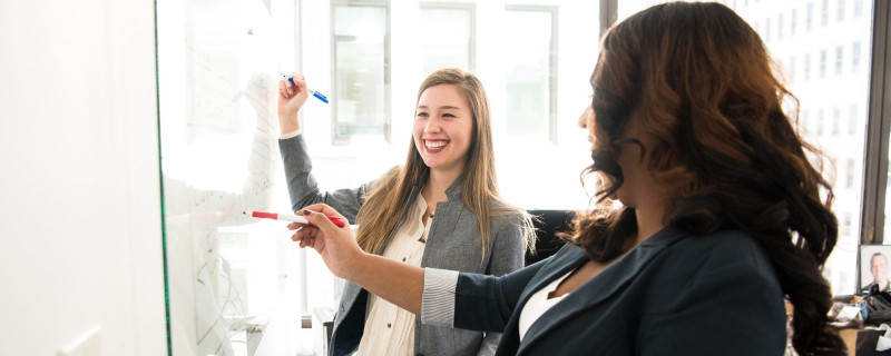Finden Sie heraus, wie Sie den CAF für unseren Englischunterricht in Genf nutzen können